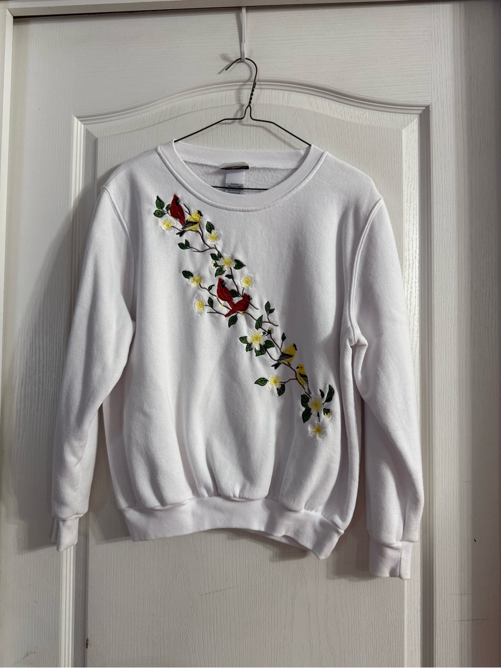 Bon Worth Women’s Embroidered Red Bird Sweatshirt Sz XSP. AG-221